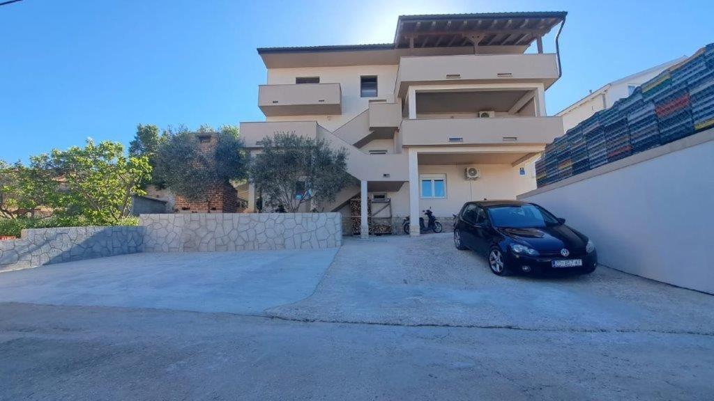 Apartman Nina Kali Luaran gambar